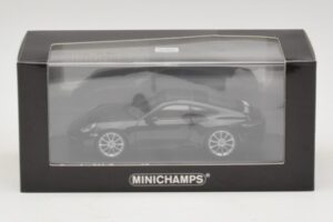 Porsche 911 992 Carrera 4S Schwarz Metallic Minichamps 1:43 410069320 Metall — Bild 5 von 5