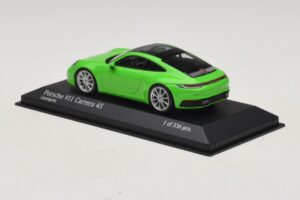Porsche 911 992 Carrera 4S Grün Minichamps 1:43 410069322 Metall — Bild 3 von 5