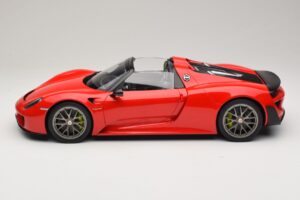 Porsche 918 Spyder Weissach Package Guards Red AUTOart 1:12 12122 Metall — Bild 4 von 8