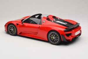 Porsche 918 Spyder Weissach Package Guards Red AUTOart 1:12 12122 Metall — Bild 7 von 8
