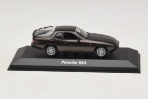 Porsche 924 Braun Metallic Maxichamps 1:43 Porsche 924 Braun Metallic Maxichamps 1:43 940062121 Metall