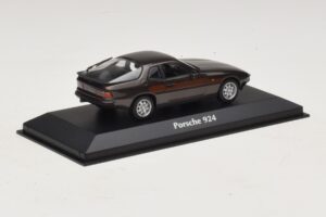Porsche 924 Braun Metallic Maxichamps 1:43 940062121 Metall — Bild 2 von 5