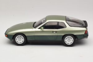 Porsche 924 Turbo Hellgrün & Dunkelgrün MCG 1:18 MCG18660 Metall — Bild 3 von 6