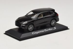 Porsche Cayenne 958 Turbo S Schwarz Minichamps 1:43 WAP0200220E Metall — Bild 2 von 5