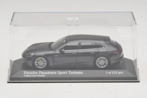 Porsche Panamera 971 4 E-Hybrid Sport Turismo Grau Minichamps 1:43 410066112 Metall — Bild 4 von 5