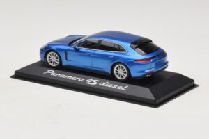 Porsche Panamera 971 4S Diesel Blau Metallic Minichamps 1:43 WAP0207600H Metall — Bild 3 von 5