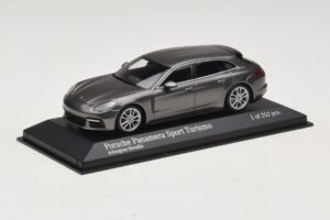 Porsche Panamera 971 Sport Turismo 4S Grau Minichamps 1:43 410066111 Metall — Bild 2 von 5