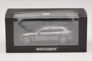 Porsche Panamera 971 Sport Turismo 4S Grau Minichamps 1:43 410066111 Metall — Bild 5 von 5