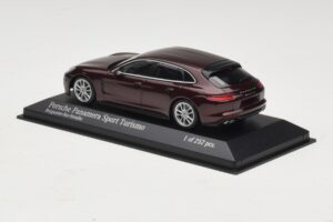 Porsche Panamera 971 Sport Turismo 4S Rot Minichamps 1:43 410066110 Metall — Bild 3 von 5
