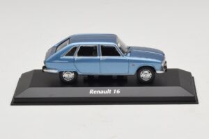 Renault 16 Hellblau Metallic Maxichamps 1:43 940113100 Metall