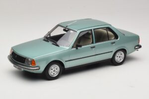Renault 18 Hellgrün MCG 1:18 MCG18596 Metall