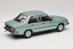 Renault 18 Hellgrün MCG 1:18 MCG18596 Metall — Bild 2 von 6