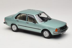 Renault 18 Hellgrün MCG 1:18 MCG18596 Metall — Bild 4 von 6