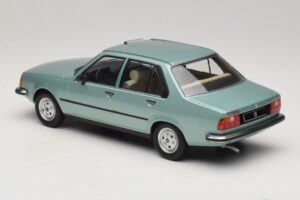Renault 18 Hellgrün MCG 1:18 MCG18596 Metall — Bild 5 von 6