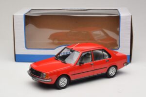 Renault 18 Rot MCG 1:18 MCG18595 Metall — Bild 6 von 6