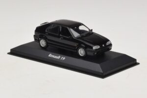 Renault 19 Schwarz Maxichamps 1:43 940113701 Metall — Bild 3 von 5