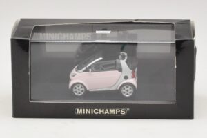 Smart Fortwo 450 Cabrio Weiß Legally Blonde 2 Ersatzkarton Minichamps 1:43 402173900-R1 Metall — Bild 5 von 5