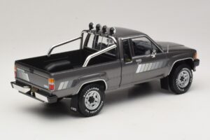 Toyota Hilux N50 Xtra Cab 4x4 Grau Metallic KK-Scale 1:18 KKDC181563 Metall — Bild 2 von 6