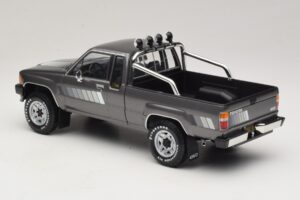 Toyota Hilux N50 Xtra Cab 4x4 Grau Metallic KK-Scale 1:18 KKDC181563 Metall — Bild 5 von 6