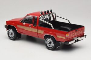 Toyota Hilux N50 Xtra Cab 4x4 Rot KK-Scale 1:18 KKDC181562 Metall — Bild 5 von 6