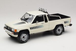 Toyota Hilux N50 Xtra Cab 4x4 Weiß KK-Scale 1:18 KKDC181564 Metall
