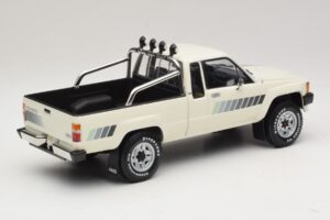 Toyota Hilux N50 Xtra Cab 4x4 Weiß KK-Scale 1:18 KKDC181564 Metall — Bild 2 von 6