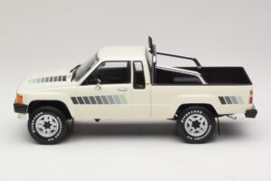 Toyota Hilux N50 Xtra Cab 4x4 Weiß KK-Scale 1:18 KKDC181564 Metall — Bild 3 von 6