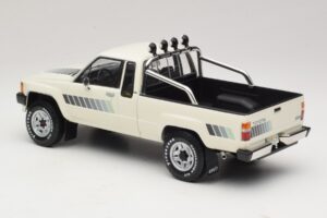 Toyota Hilux N50 Xtra Cab 4x4 Weiß KK-Scale 1:18 KKDC181564 Metall — Bild 5 von 6