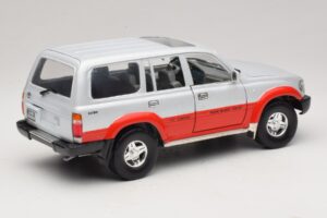 Toyota Land Cruiser J80 Silber Rot Road Legends 1:18 92098 Metall — Bild 3 von 8
