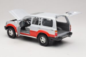 Toyota Land Cruiser J80 Silber Rot Road Legends 1:18 92098 Metall — Bild 5 von 8