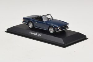 Triumph TR6 Dunkelblau Maxichamps 1:43 940132570 Metall — Bild 3 von 5