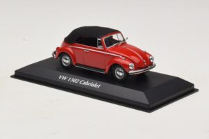 Volkswagen 1302 Cabriolet Rot Maxichamps 1:43 940055031 Metall — Bild 3 von 5
