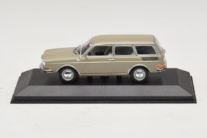 Volkswagen 411 LE Variant Savanna Beige Minichamps 1:43 400051114 Metall