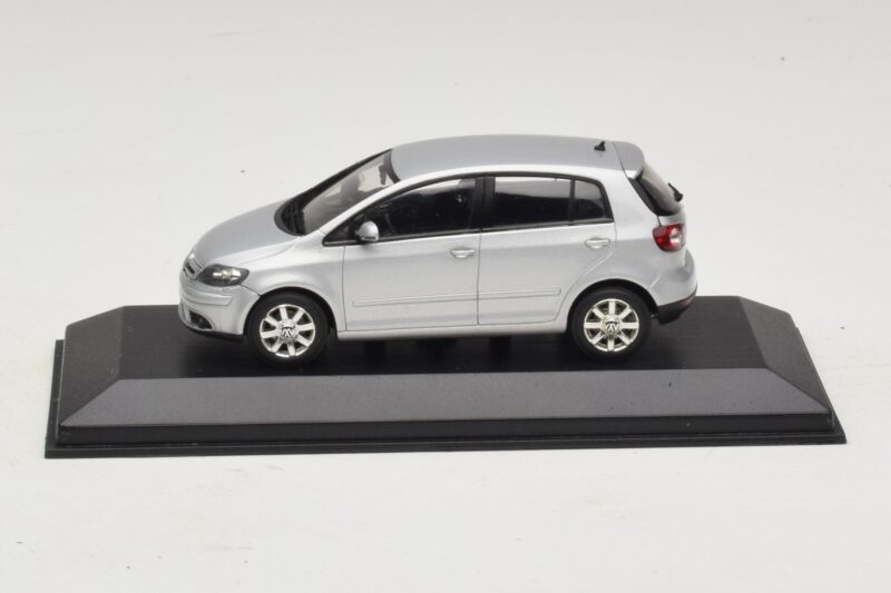 Volkswagen Golf Plus Mk5 Silber Ersatzkarton Minichamps 1:43 400054370-R1 Metall