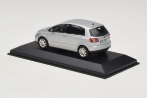 Volkswagen Golf Plus Mk5 Silber Ersatzkarton Minichamps 1:43 400054370-R1 Metall — Bild 3 von 5