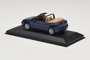 Volkswagen Golf Mk4 Cabriolet Blau Händler-Edition Minichamps 1:43 GOLF005 Metall — Bild 3 von 5