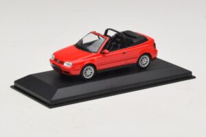 Volkswagen Golf Mk4 Cabriolet Rot Händler-Edition Minichamps 1:43 GOLF006 Metall — Bild 2 von 5