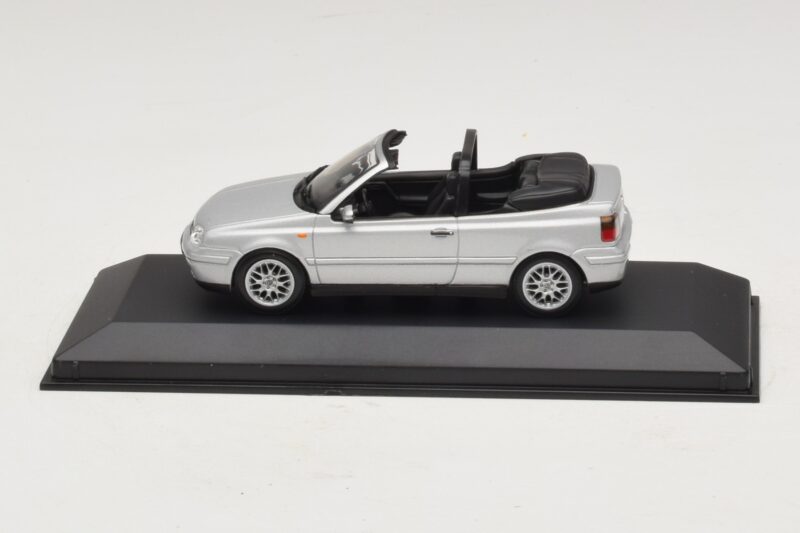 Volkswagen Golf Mk4 Cabriolet Silber Händler-Edition Minichamps 1:43 GOLF004 Metall