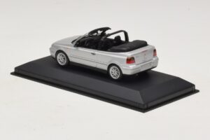 Volkswagen Golf Mk4 Cabriolet Silber Händler-Edition Minichamps 1:43 GOLF004 Metall — Bild 3 von 5