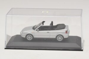 Volkswagen Golf Mk4 Cabriolet Silber Händler-Edition Minichamps 1:43 GOLF004 Metall — Bild 4 von 5
