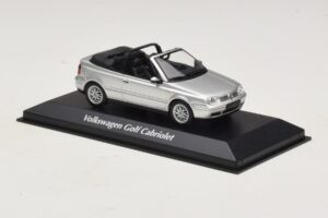 Volkswagen Golf Mk4 Cabriolet Silber Maxichamps 1:43 940058331 Metall — Bild 3 von 5