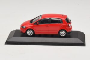 Volkswagen Golf Plus Mk5 Tornado Red Ersatzkarton Minichamps 1:43 821911110-R1 Metall