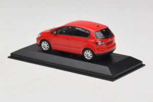 Volkswagen Golf Plus Mk5 Tornado Red Ersatzkarton Minichamps 1:43 821911110-R1 Metall — Bild 3 von 5