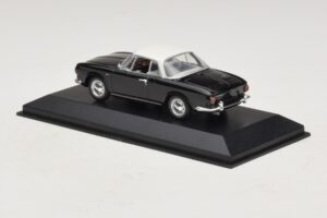 Volkswagen Karmann Ghia Schwarz mit weißem Dach Minichamps 1:43 430050224 Metall — Bild 3 von 5
