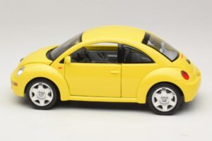 Volkswagen New Beetle A4 Gelb Bburago 1:18 3302 Metall — Bild 4 von 8