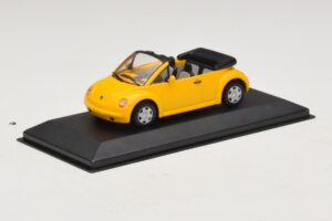 Volkswagen New Beetle Cabriolet Gelb Minichamps 1:43 BEETLE002 Metall — Bild 2 von 5
