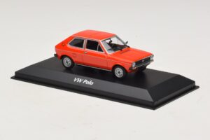 Volkswagen Polo Mk1 Rot Maxichamps 1:43 940050500 Metall — Bild 3 von 5