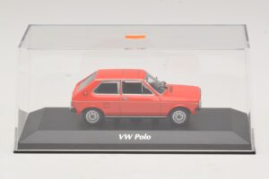 Volkswagen Polo Mk1 Rot Maxichamps 1:43 940050500 Metall — Bild 4 von 5