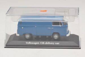 Volkswagen T2b Lieferwagen Blau Maxichamps 1:43 940053061 Metall — Bild 4 von 5