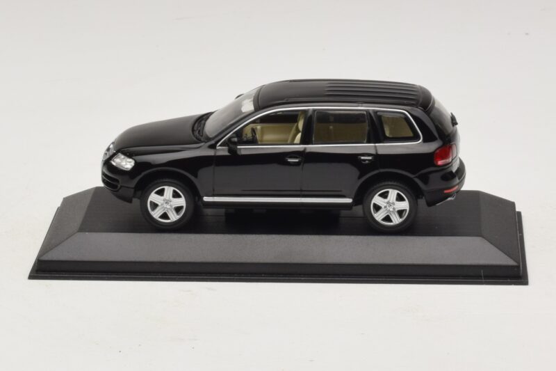 Volkswagen Touareg 7L Schwarz Minichamps 1:43 TOUAREG002 Metall